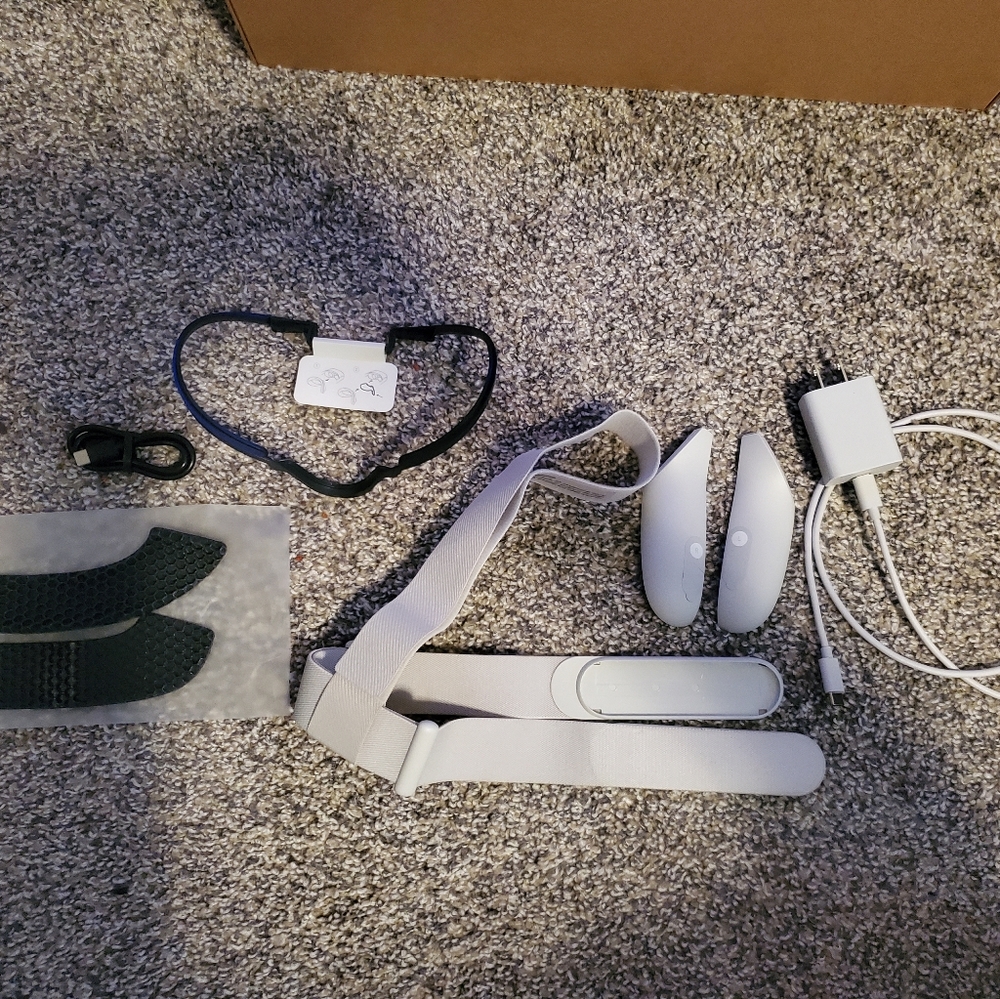 Oculus Meta Quest 2 - Picture 7 of 14